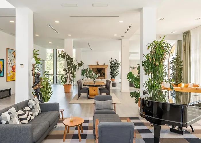 Вілла Atalaya *